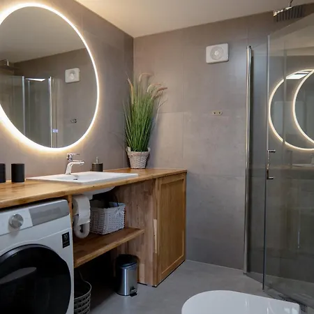 Ks Modern & Cozy Flat 20 Min From Centre